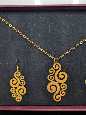 La'celet Jewelry Gallery Women's Gold Plated Necklace & Earrings Set